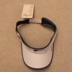 NikeFIT White Visor